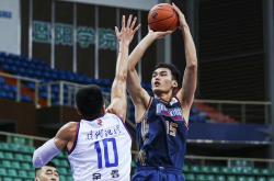 关于CBA常规赛倒计时；孟菲斯灰熊赛前复出首秀；细节引发关注；更衣室稳定；临场指挥获称赞的信息爱游戏登陆入口